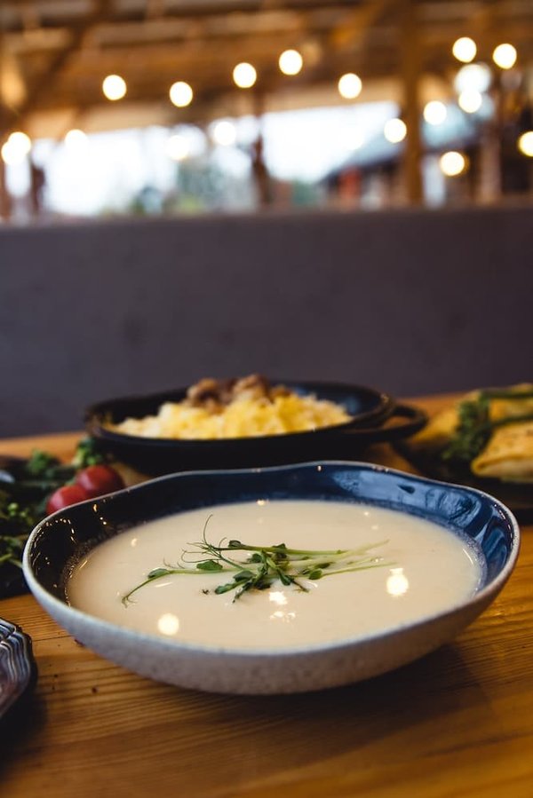 Comment créer un menu de boissons adapté aux saisons pour votre bar ?